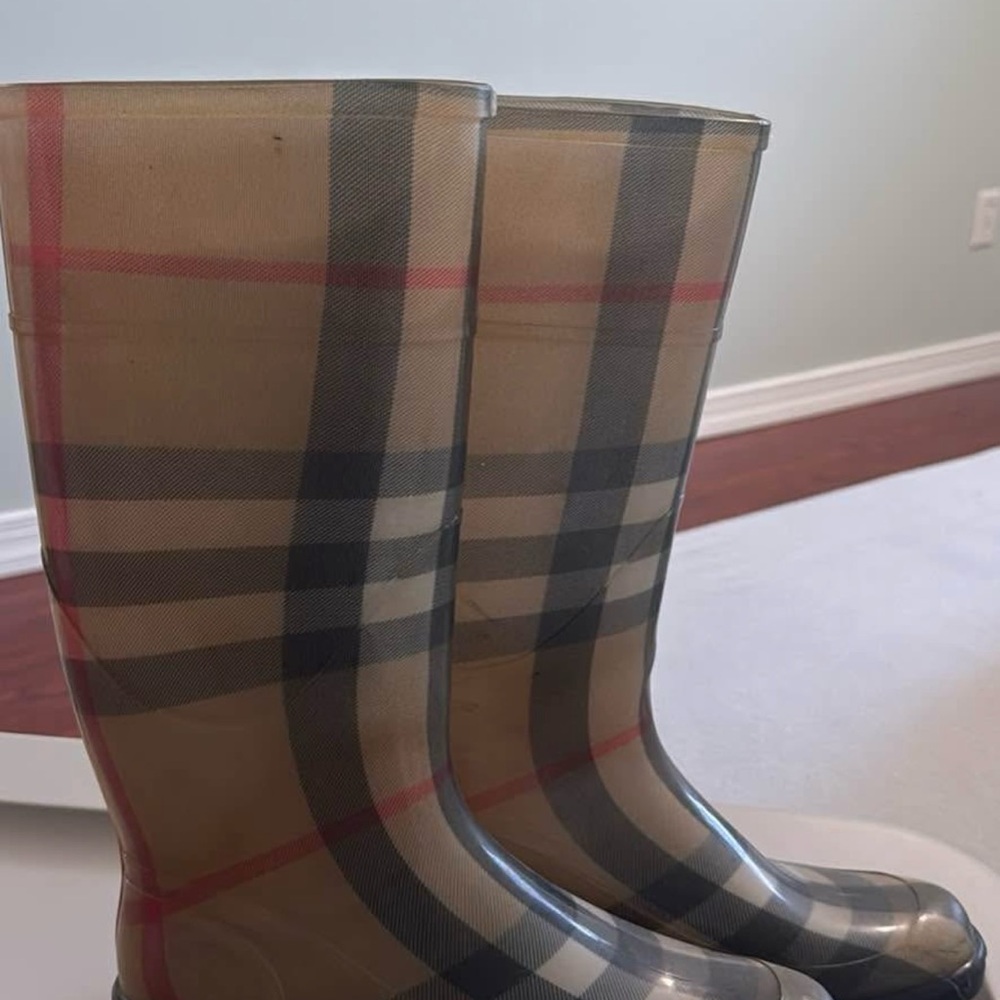 Burberry Checkered Tan and Black Boots